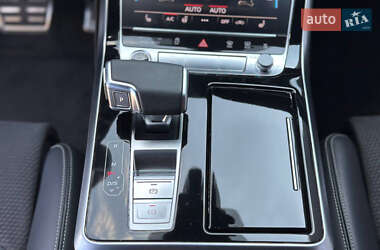 Внедорожник / Кроссовер Audi Q8 2020 в 