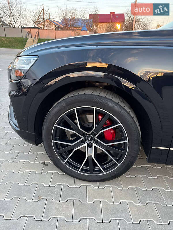 Позашляховик / Кросовер Audi Q8 2019 в Чернівцях