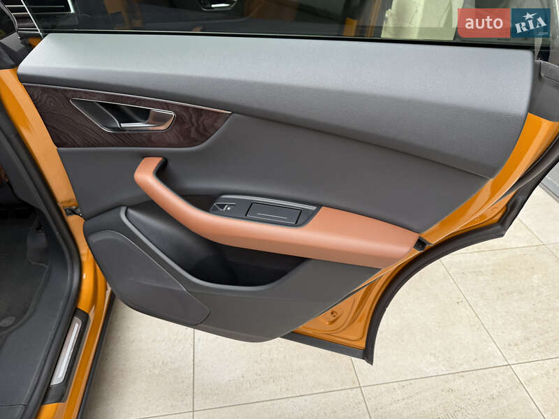 Внедорожник / Кроссовер Audi Q8 2018 в Одессе