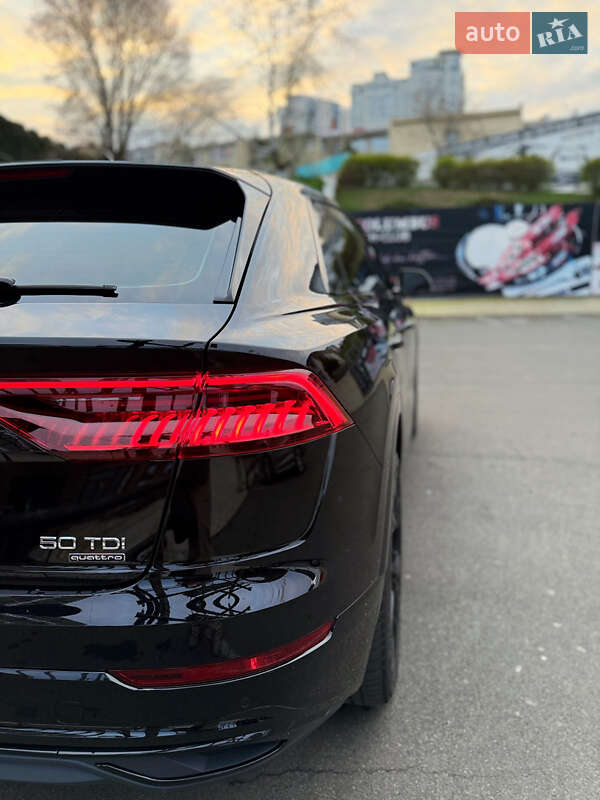 Внедорожник / Кроссовер Audi Q8 2019 в Одессе