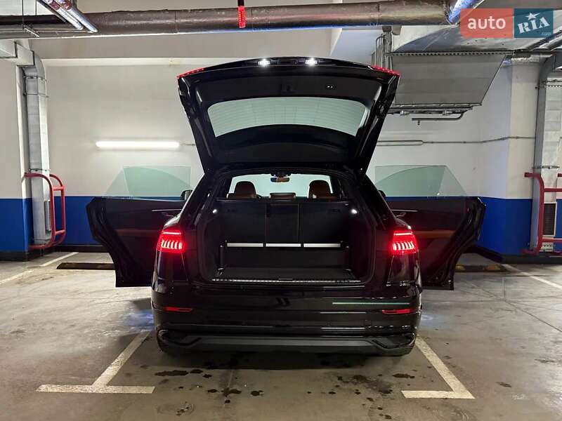 Позашляховик / Кросовер Audi Q8 2019 в Києві