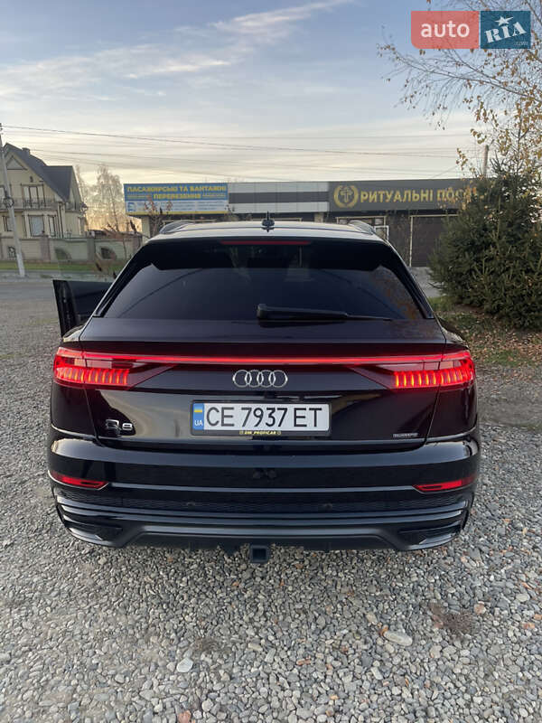 Позашляховик / Кросовер Audi Q8 2019 в Чернівцях