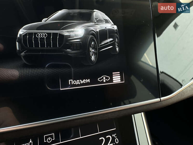 Внедорожник / Кроссовер Audi Q8 2019 в Киеве