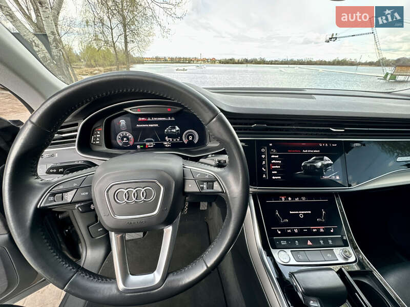 Внедорожник / Кроссовер Audi Q8 2019 в Киеве