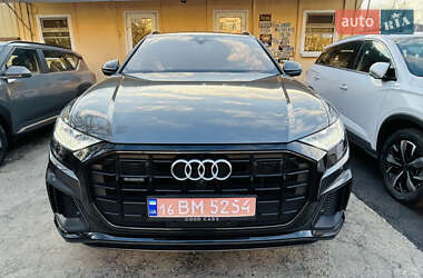 Внедорожник / Кроссовер Audi Q8 2020 в 