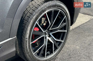 Внедорожник / Кроссовер Audi Q8 2020 в 