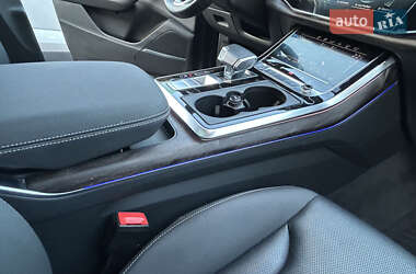 Внедорожник / Кроссовер Audi Q8 2020 в 