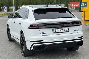 Позашляховик / Кросовер Audi Q8 2019 в 