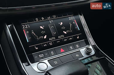 Внедорожник / Кроссовер Audi Q8 2019 в 