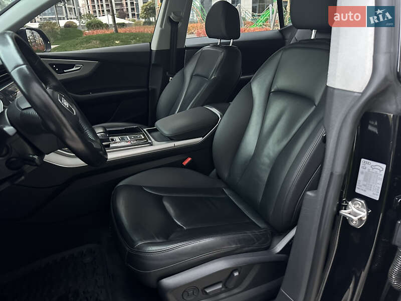 Внедорожник / Кроссовер Audi Q8 2019 в Киеве