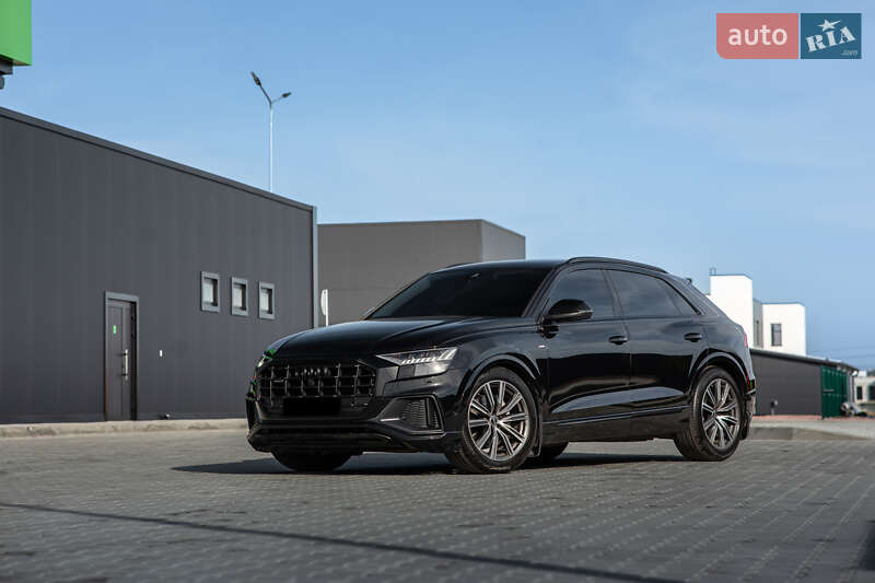 Внедорожник / Кроссовер Audi Q8 2022 в Львове
