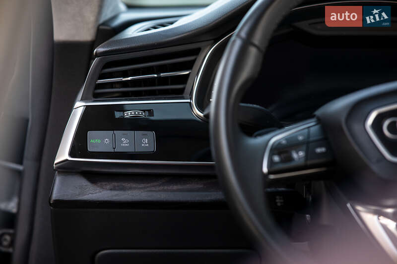 Внедорожник / Кроссовер Audi Q8 2022 в Львове