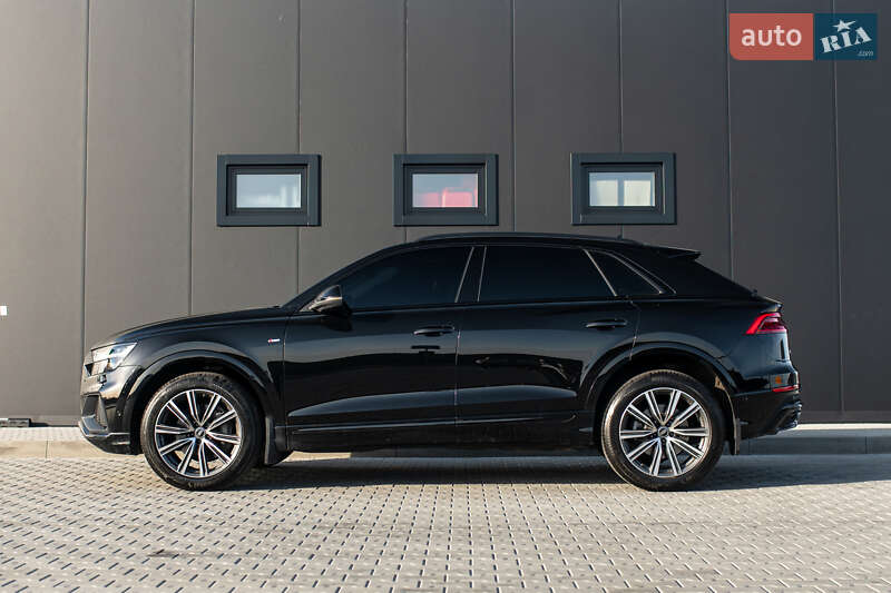 Внедорожник / Кроссовер Audi Q8 2022 в Львове