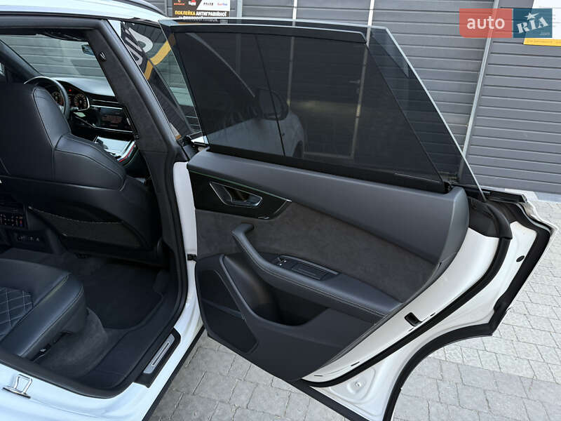 Позашляховик / Кросовер Audi Q8 2021 в Мукачевому