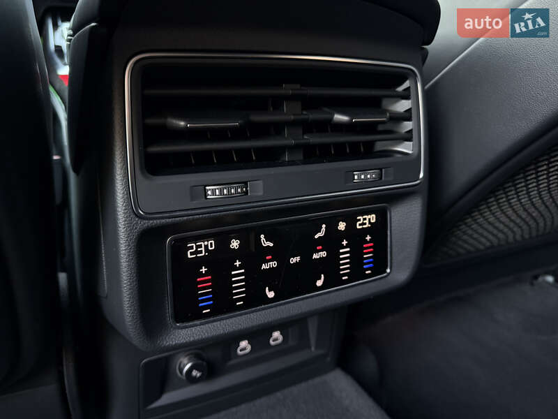 Позашляховик / Кросовер Audi Q8 2021 в Мукачевому