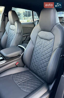 Внедорожник / Кроссовер Audi Q8 2025 в 