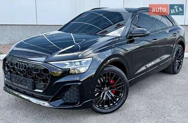 AUDI Q8 2024