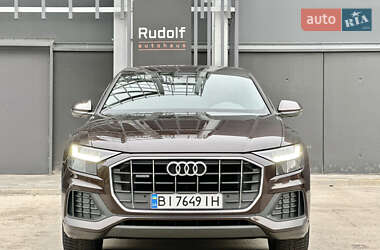 Внедорожник / Кроссовер Audi Q8 2021 в 