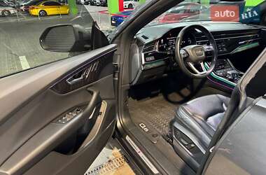 Позашляховик / Кросовер Audi Q8 2021 в 