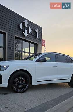 Внедорожник / Кроссовер Audi Q8 2025 в 