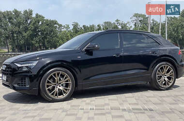 Внедорожник / Кроссовер Audi Q8 2020 в 