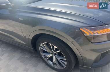 Внедорожник / Кроссовер Audi Q8 2022 в 