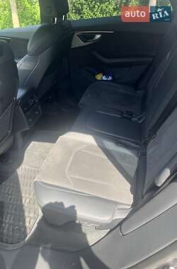 Внедорожник / Кроссовер Audi Q8 2022 в 