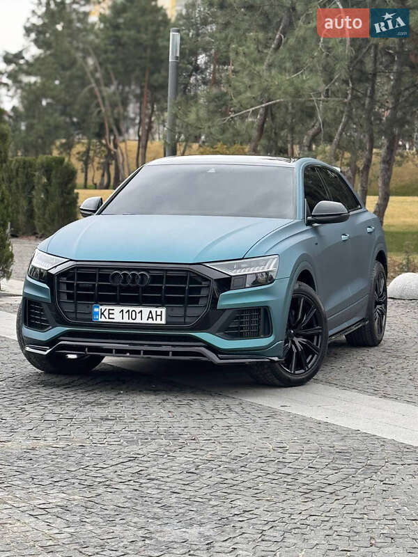 Внедорожник / Кроссовер Audi Q8 2018 в 