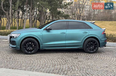 Внедорожник / Кроссовер Audi Q8 2018 в 