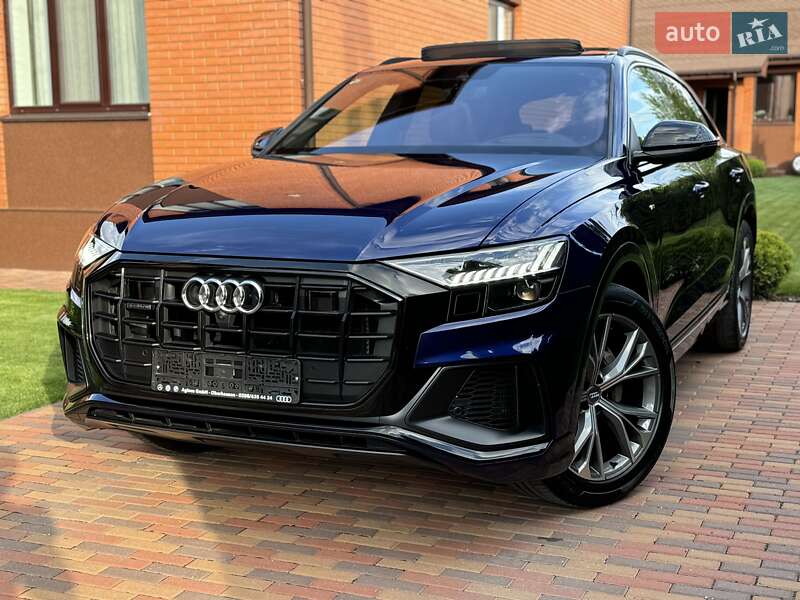 Позашляховик / Кросовер Audi Q8 2019 в 
