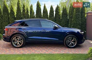 Позашляховик / Кросовер Audi Q8 2019 в 