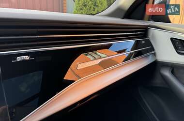 Позашляховик / Кросовер Audi Q8 2019 в 