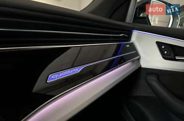 Позашляховик / Кросовер Audi Q8 2019 в 
