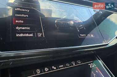 Позашляховик / Кросовер Audi Q8 2022 в 