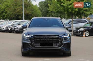 Внедорожник / Кроссовер Audi Q8 2021 в 