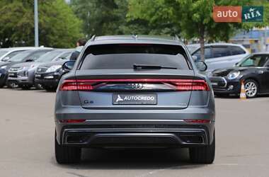 Внедорожник / Кроссовер Audi Q8 2021 в 