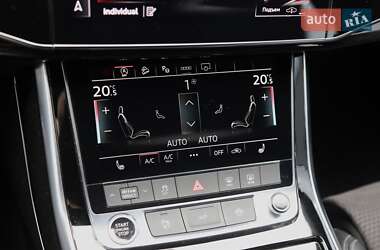 Внедорожник / Кроссовер Audi Q8 2021 в 