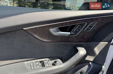 Внедорожник / Кроссовер Audi Q8 2020 в 