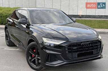 Внедорожник / Кроссовер Audi Q8 2018 в 