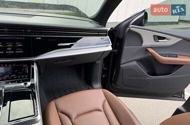 Внедорожник / Кроссовер Audi Q8 2018 в 