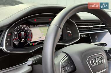 Внедорожник / Кроссовер Audi Q8 2018 в 