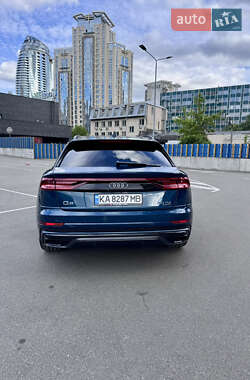 Позашляховик / Кросовер Audi Q8 2018 в 