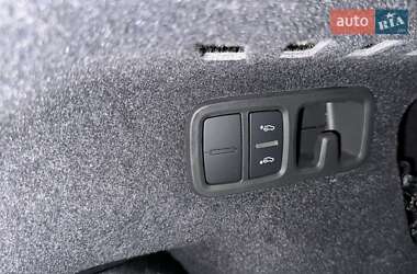Позашляховик / Кросовер Audi Q8 2021 в 
