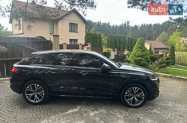 Внедорожник / Кроссовер Audi Q8 2021 в 