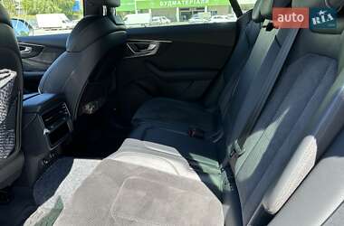 Позашляховик / Кросовер Audi Q8 2018 в 