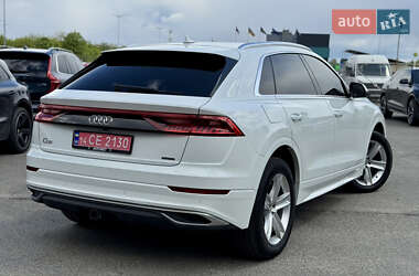 Позашляховик / Кросовер Audi Q8 2018 в 