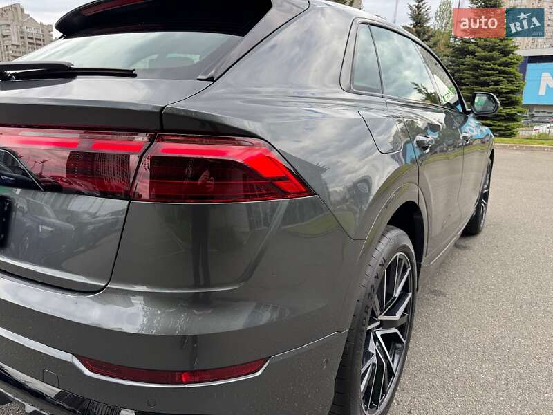 Внедорожник / Кроссовер Audi Q8 2024 в Киеве