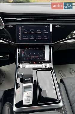 Внедорожник / Кроссовер Audi Q8 2024 в 