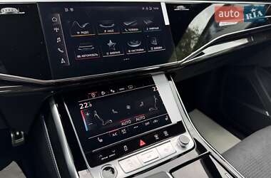 Внедорожник / Кроссовер Audi Q8 2024 в 