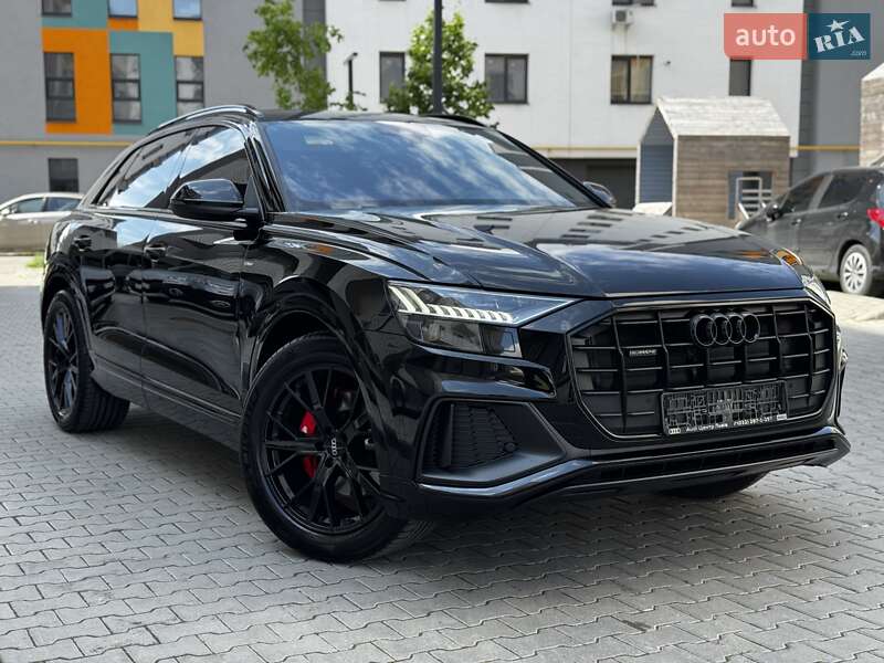 Позашляховик / Кросовер Audi Q8 2021 в 